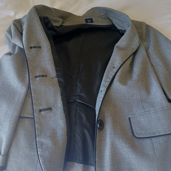 Ensemble - Picture 2 of 2